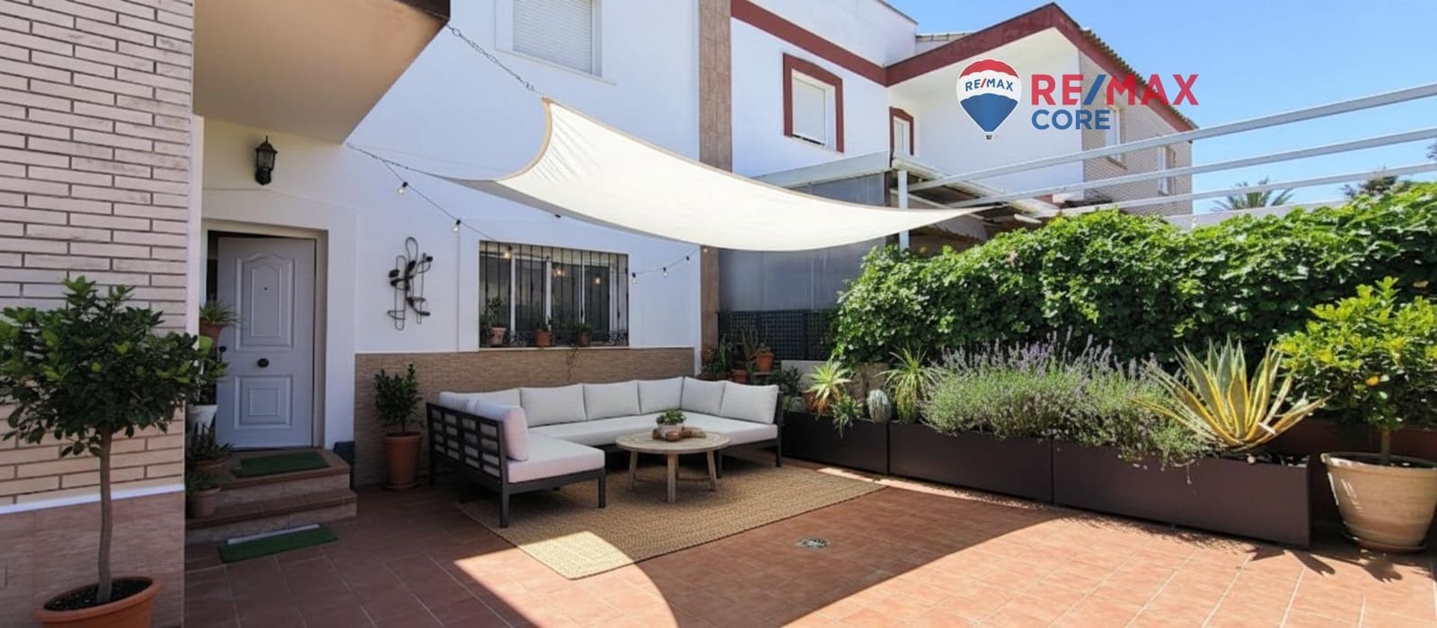 4 bedroom Terraced Villa for sale in Don Benito - € 195,000 (Ref: 9541100)