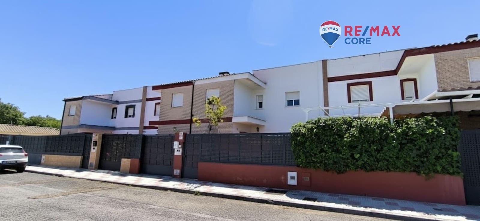 4 bedroom Terraced Villa for sale in Don Benito - € 195,000 (Ref: 9541100)