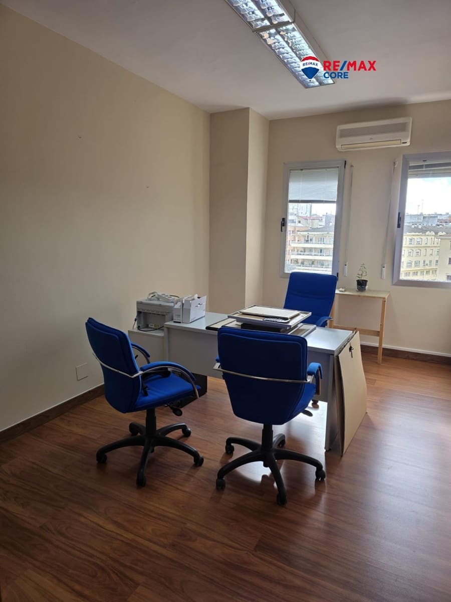 2 soveværelse Kontor til salg i Badajoz by - € 99.000 (Ref: 9543617)