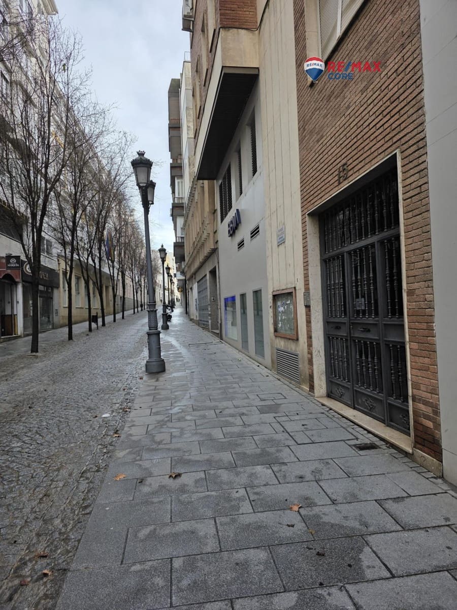 2 soveværelse Kontor til salg i Badajoz by - € 99.000 (Ref: 9543617)