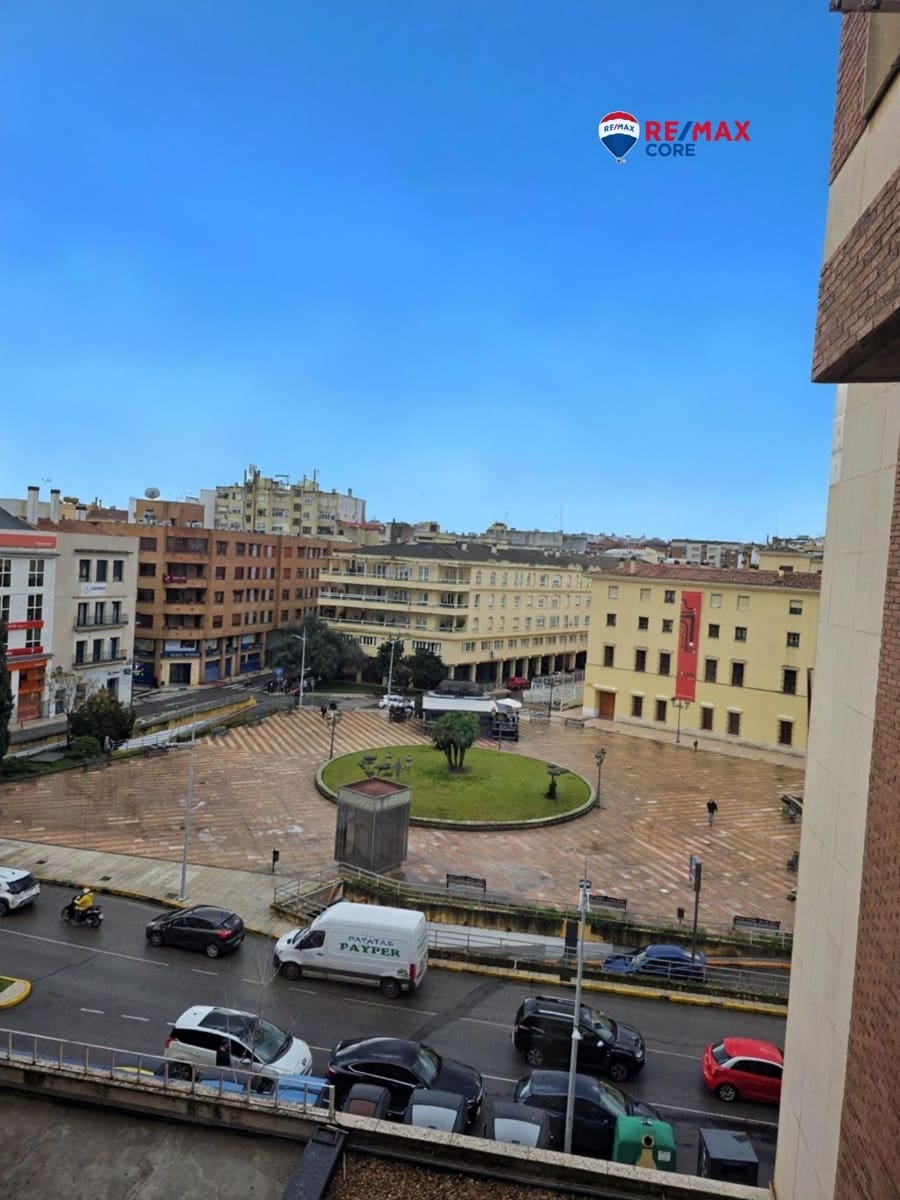 2 makuuhuone Toimisto myytävänä paikassa Badajoz kaupunki - 95 000 € (Ref: 9543617)