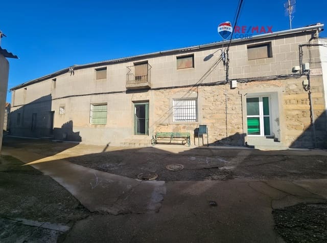 Casa de 7 habitaciones en Villamesías en venta - 109.000 € (Ref: 9555840)