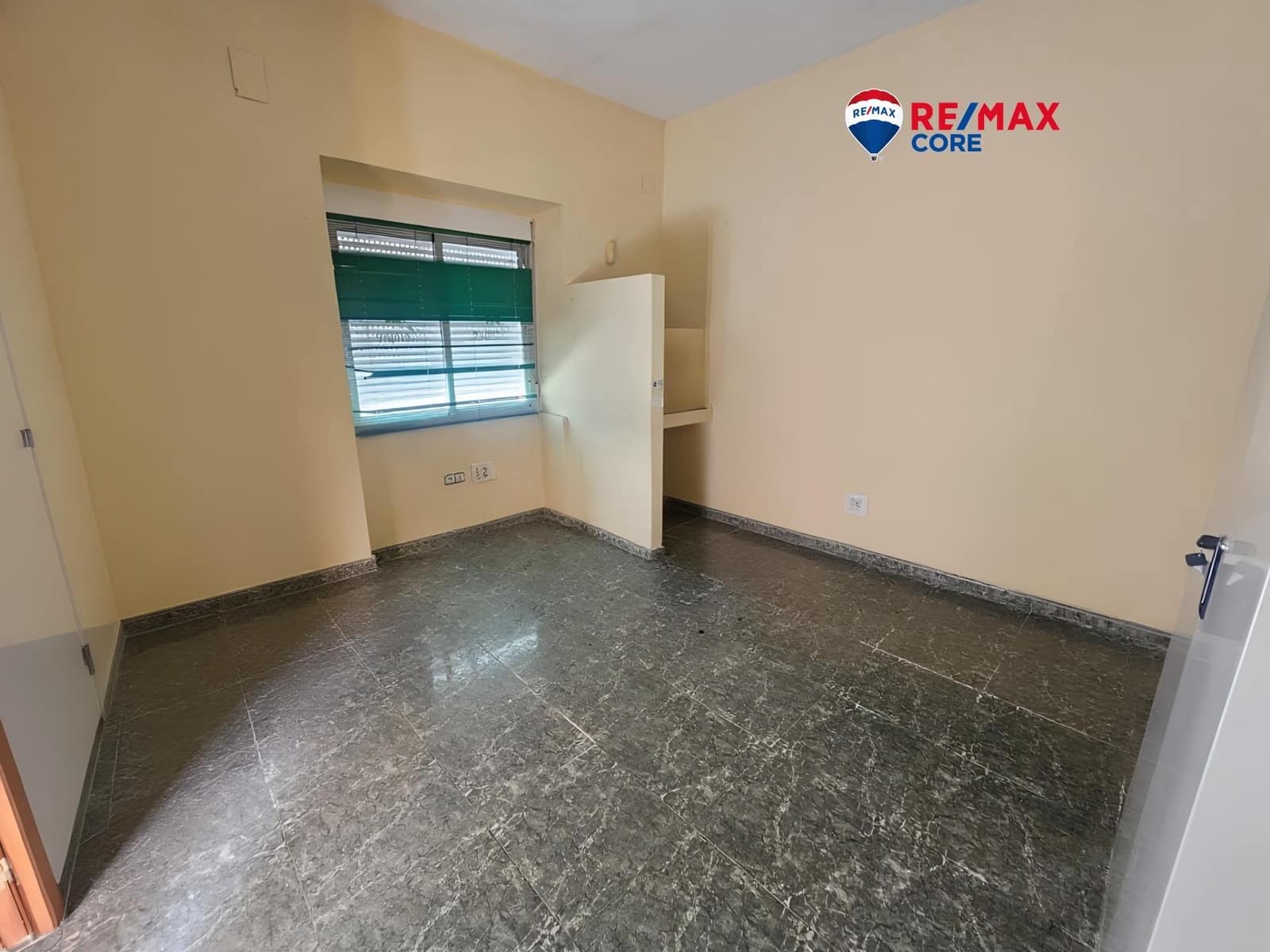 7 slaapkamer Huis te koop in Villamesias - € 109.000 (Ref: 9555840)