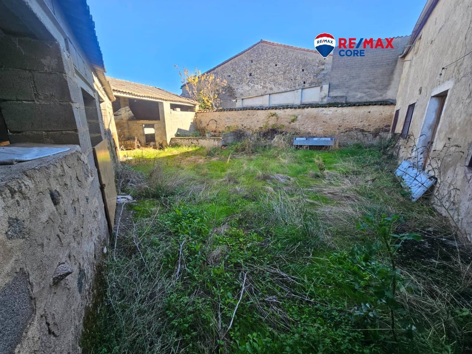 7 slaapkamer Huis te koop in Villamesias - € 99.000 (Ref: 9555840)