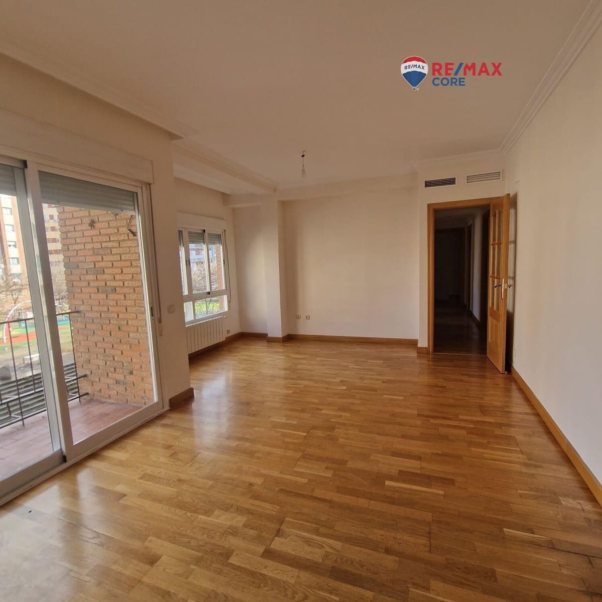 4 bedroom Flat for rent in Badajoz city - € 900 (Ref: 9561805)