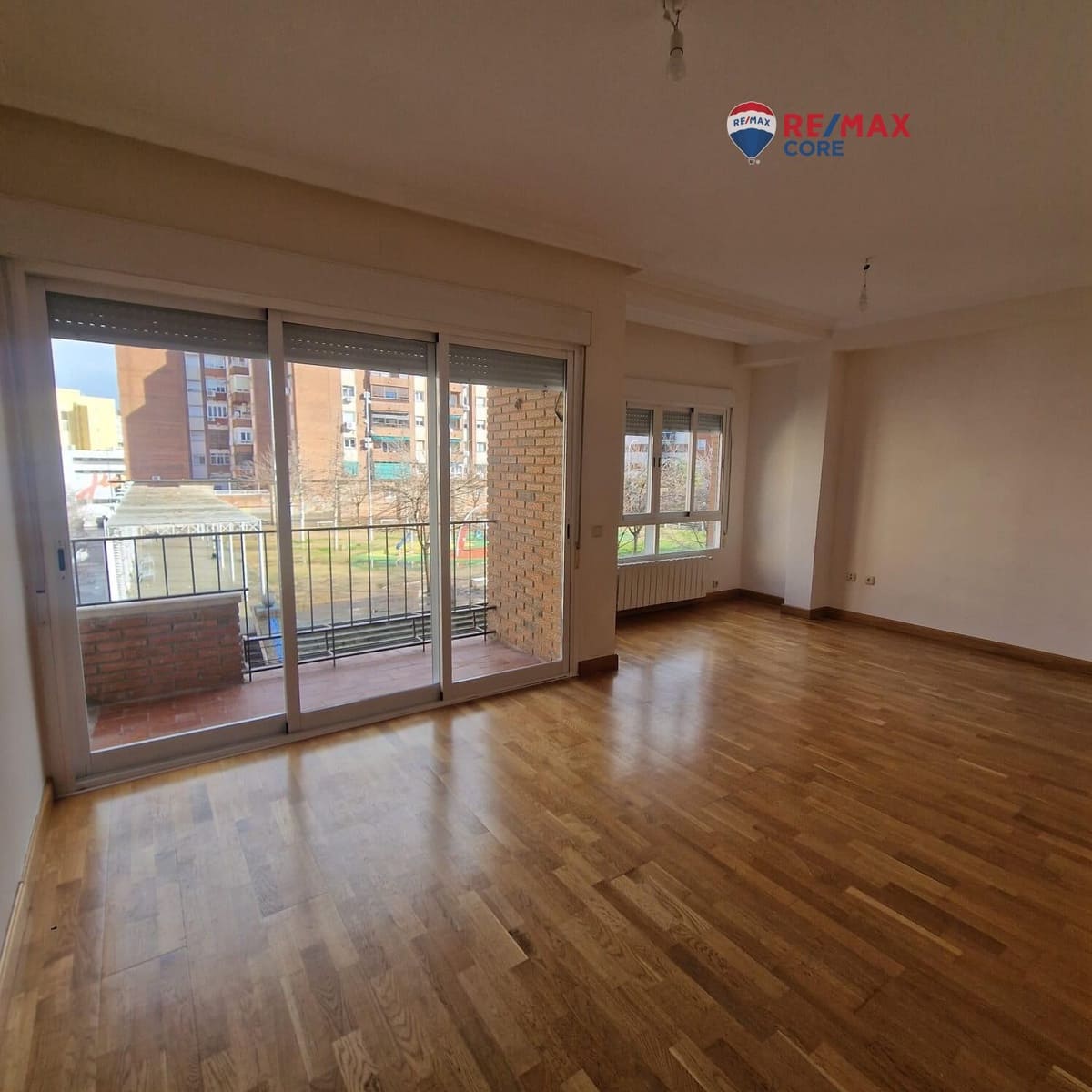 4 bedroom Flat for rent in Badajoz city - € 900 (Ref: 9561805)