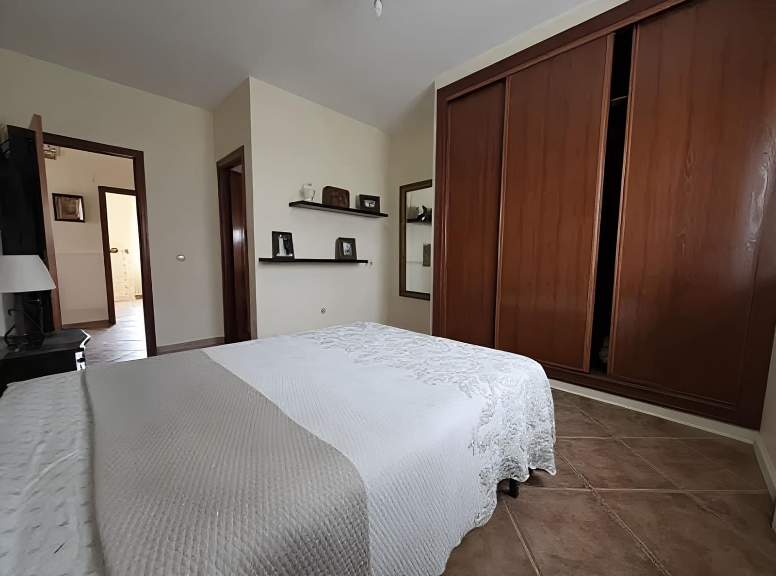 5 slaapkamer Villa te koop in Badajoz stad met garage - € 315.000 (Ref: 9565249)