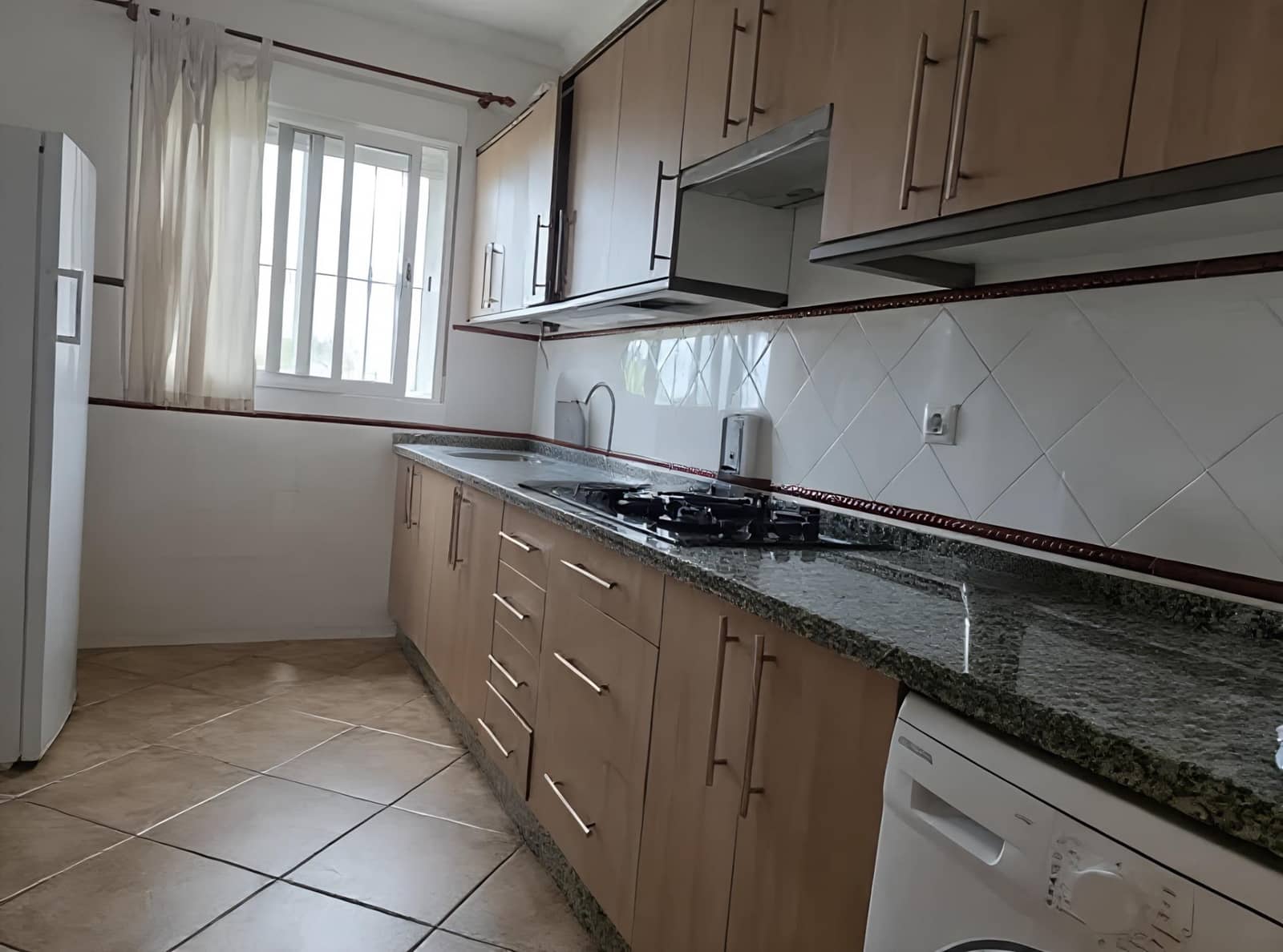 5 slaapkamer Villa te koop in Badajoz stad met garage - € 315.000 (Ref: 9565249)