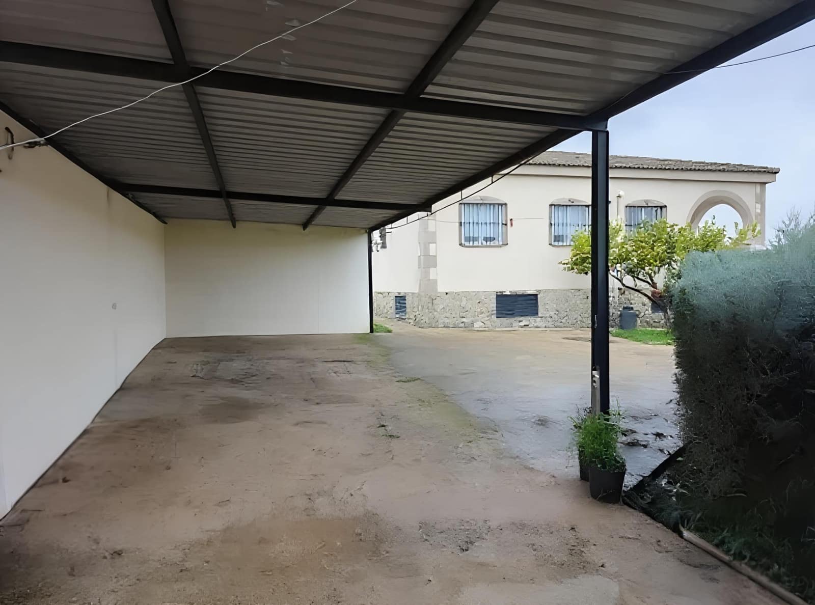 5 slaapkamer Villa te koop in Badajoz stad met garage - € 315.000 (Ref: 9565249)