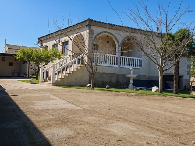 5 slaapkamer Villa te koop in Dehesilla de Calamón - Campomanes, Badajoz stad met garage - € 315.000 (Ref: 9565249)