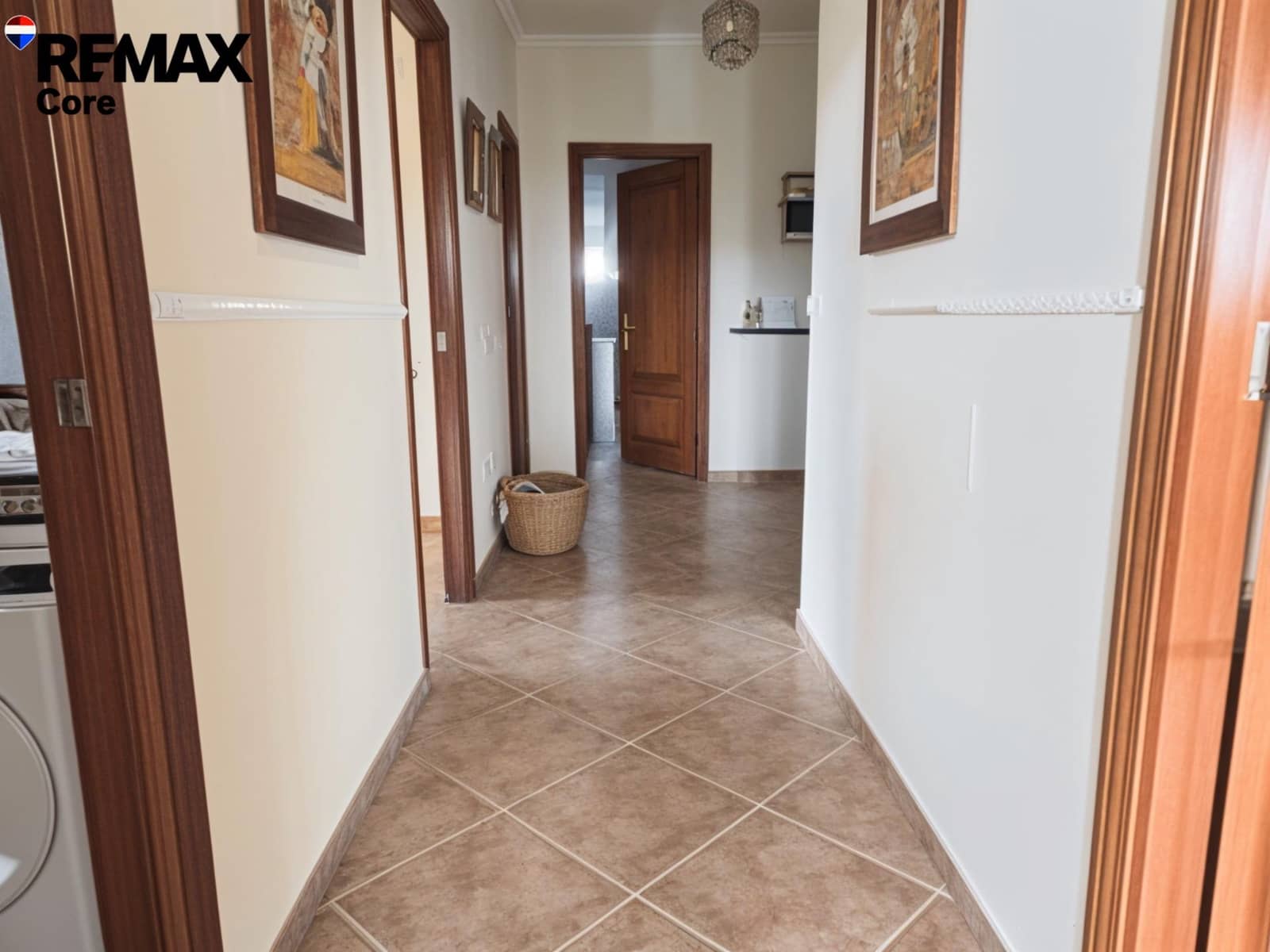 5 bedroom Villa for sale in Badajoz city with garage - € 315,000 (Ref: 9565249)