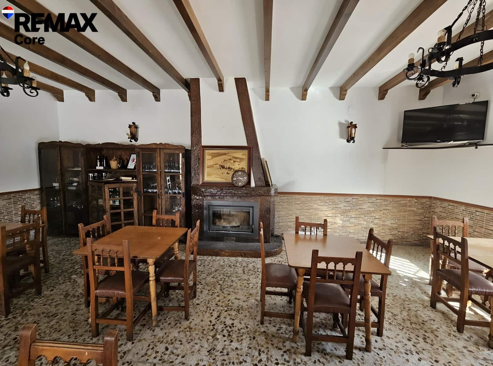 4 Zimmer Firma/Unternehmen zu verkaufen in Almoharin mit Garage - 380.000 € (Ref: 9576707)