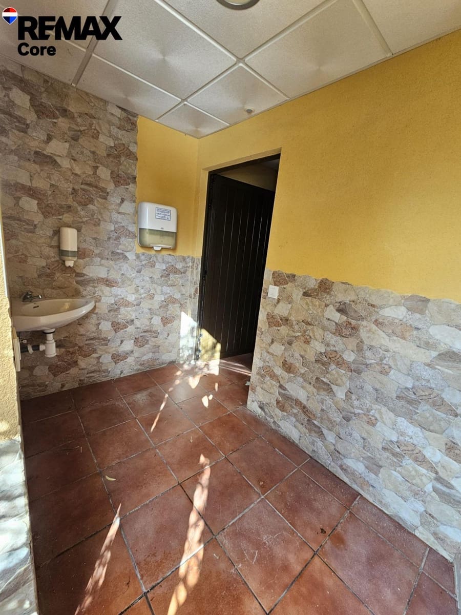 4 sovrum Företag till salu i Almoharin med garage - 380 000 € (Ref: 9576707)