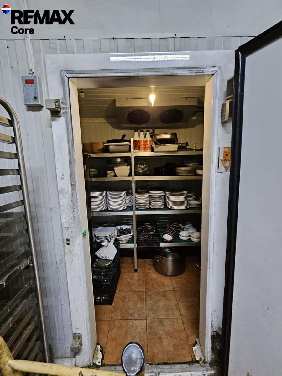 4 sovrum Företag till salu i Almoharin med garage - 380 000 € (Ref: 9576707)