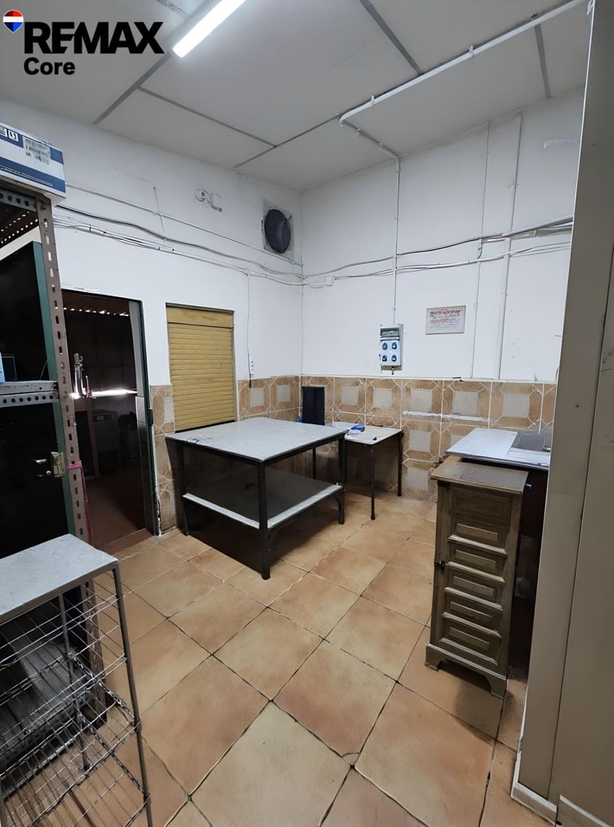 4 sovrum Företag till salu i Almoharin med garage - 380 000 € (Ref: 9576707)