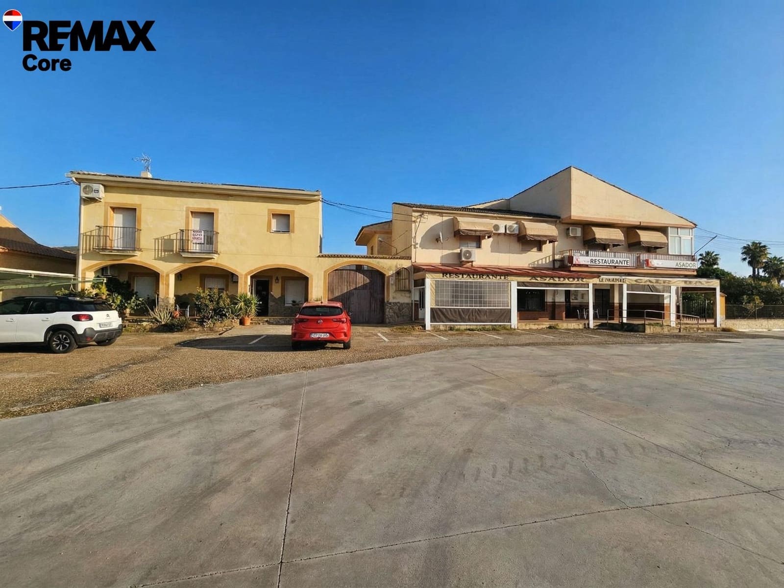 4 sovrum Företag till salu i Almoharin med garage - 380 000 € (Ref: 9576707)