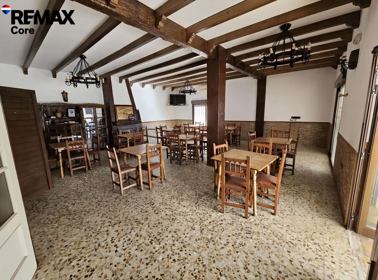 4 sovrum Företag till salu i Almoharin med garage - 380 000 € (Ref: 9576707)