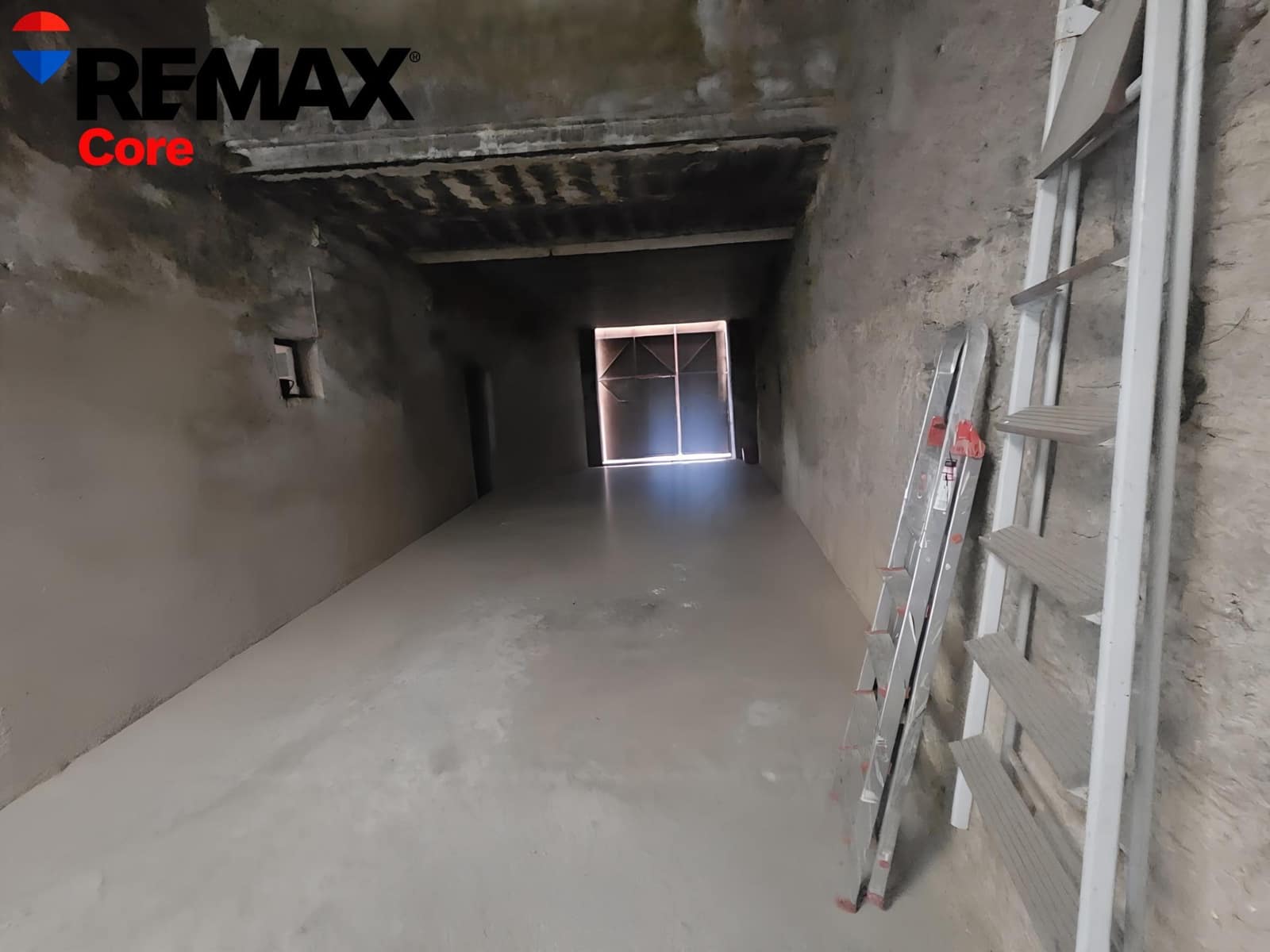 4 bedroom Villa for sale in Valdefuentes with garage - € 110,000 (Ref: 9586514)