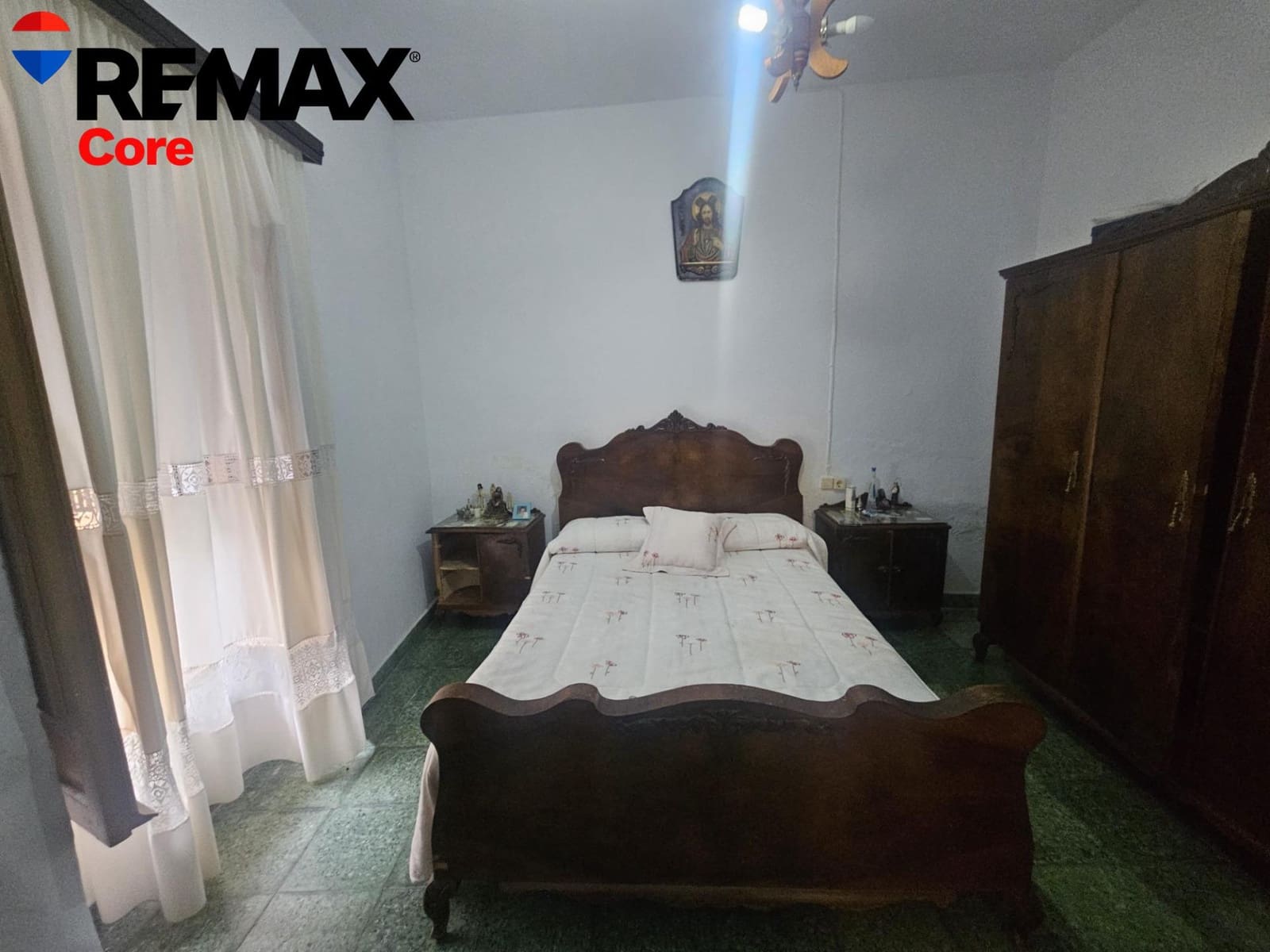 4 bedroom Villa for sale in Valdefuentes with garage - € 110,000 (Ref: 9586514)