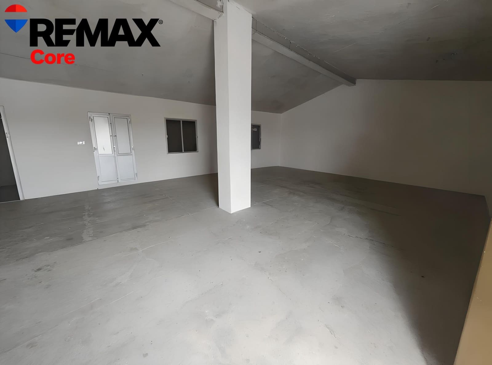 4 bedroom Villa for sale in Valdefuentes with garage - € 100,000 (Ref: 9586514)