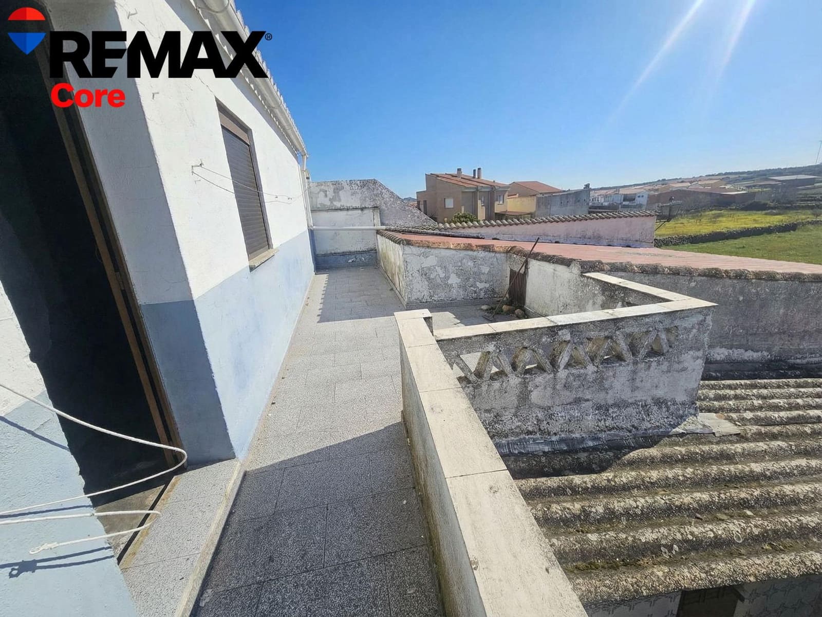 4 bedroom Villa for sale in Valdefuentes with garage - € 100,000 (Ref: 9586514)