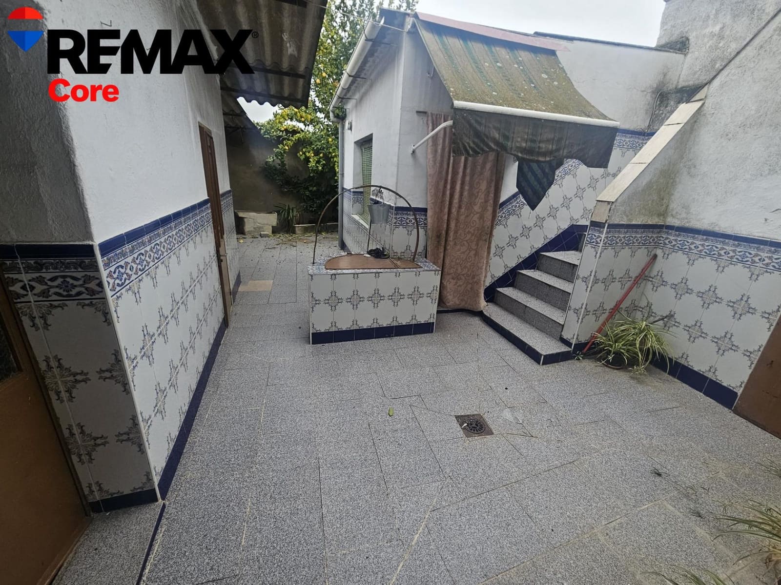 4 bedroom Villa for sale in Valdefuentes with garage - € 100,000 (Ref: 9586514)