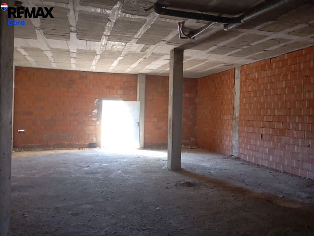 Commercieel te koop in Cáceres stad - € 159.075 (Ref: 9661961)