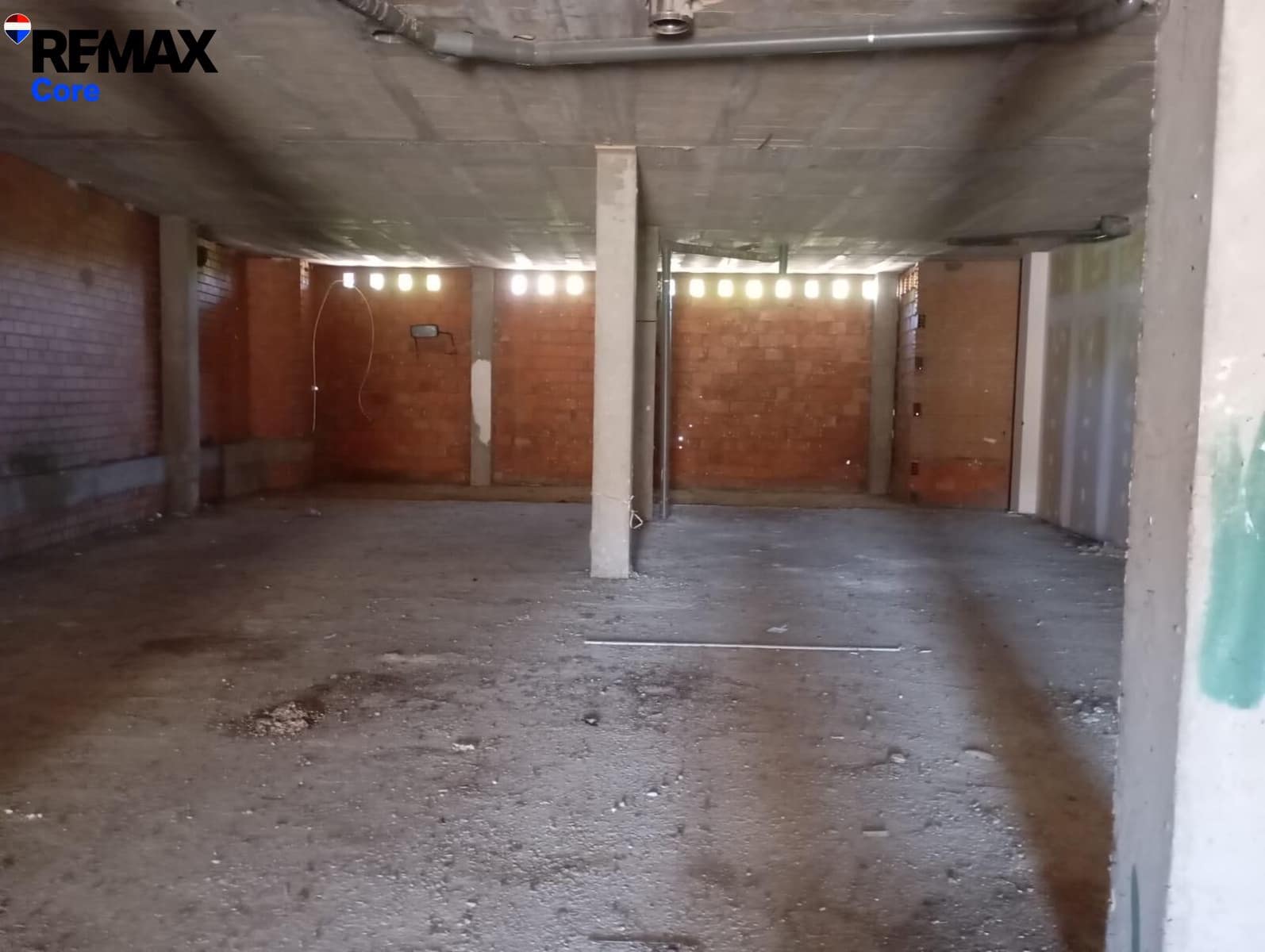 Commercieel te koop in Caceres stad - € 159.075 (Ref: 9661961)