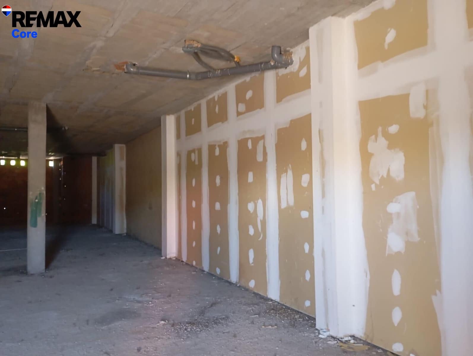 Commercieel te koop in Caceres stad - € 159.075 (Ref: 9661961)