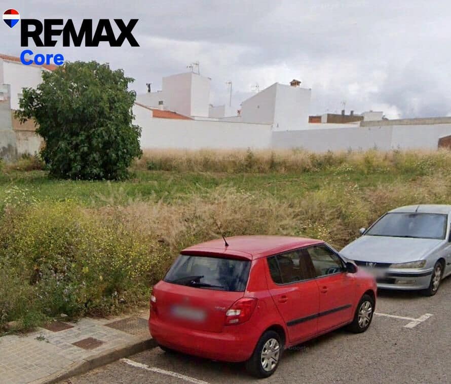 Building Plot for sale in Fuente del Maestre - € 240,000 (Ref: 9682497)