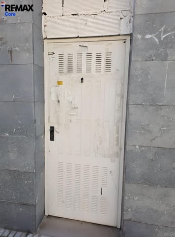 Commercieel te koop in Badajoz stad - € 43.000 (Ref: 9690610)