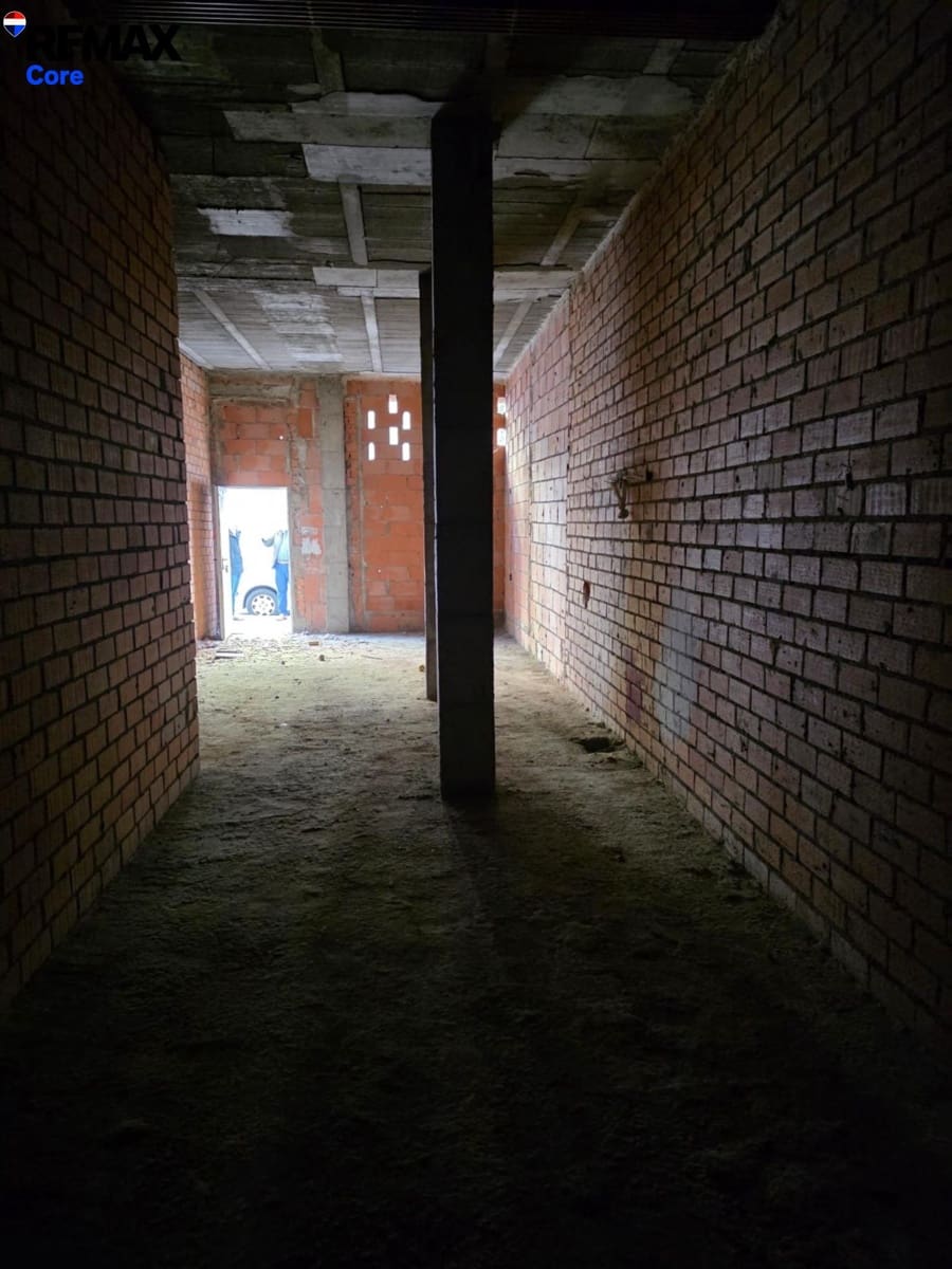 Commercieel te koop in Badajoz stad - € 43.000 (Ref: 9690610)