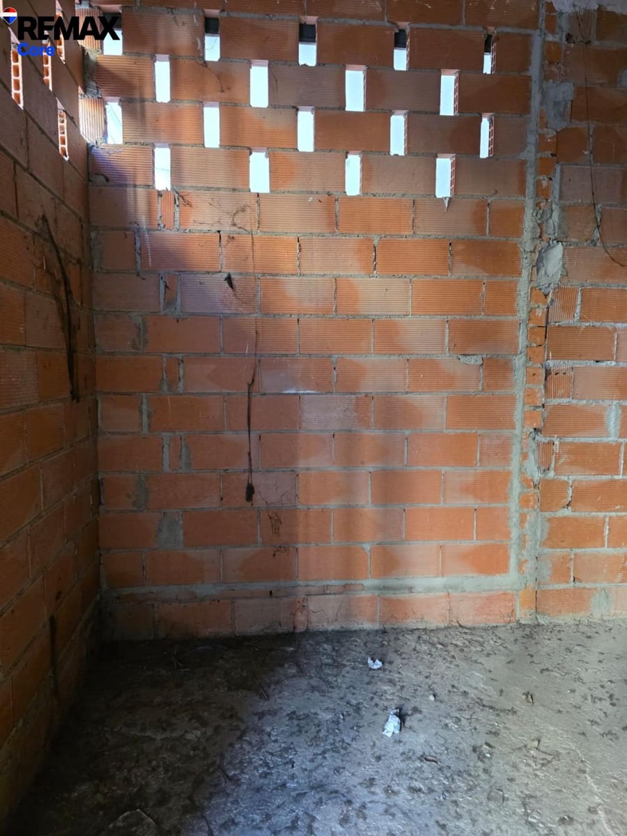 Commercieel te koop in Badajoz stad - € 43.000 (Ref: 9690610)