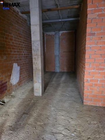 Commercieel te koop in Badajoz stad - € 43.000 (Ref: 9690610)