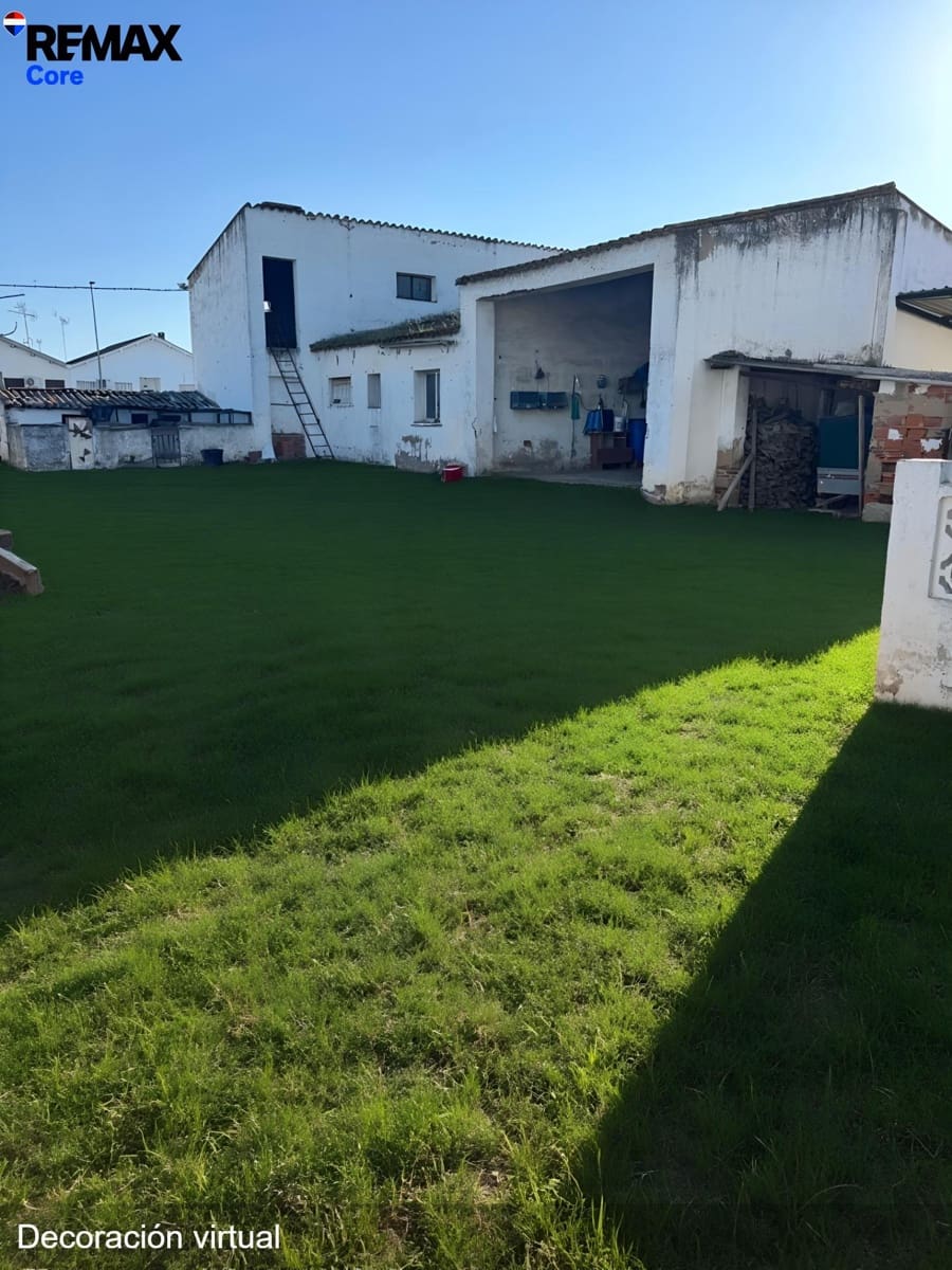 5 bedroom Semi-detached Villa for sale in Villafranco del Guadiana with garage - € 141,500 (Ref: 9701636)