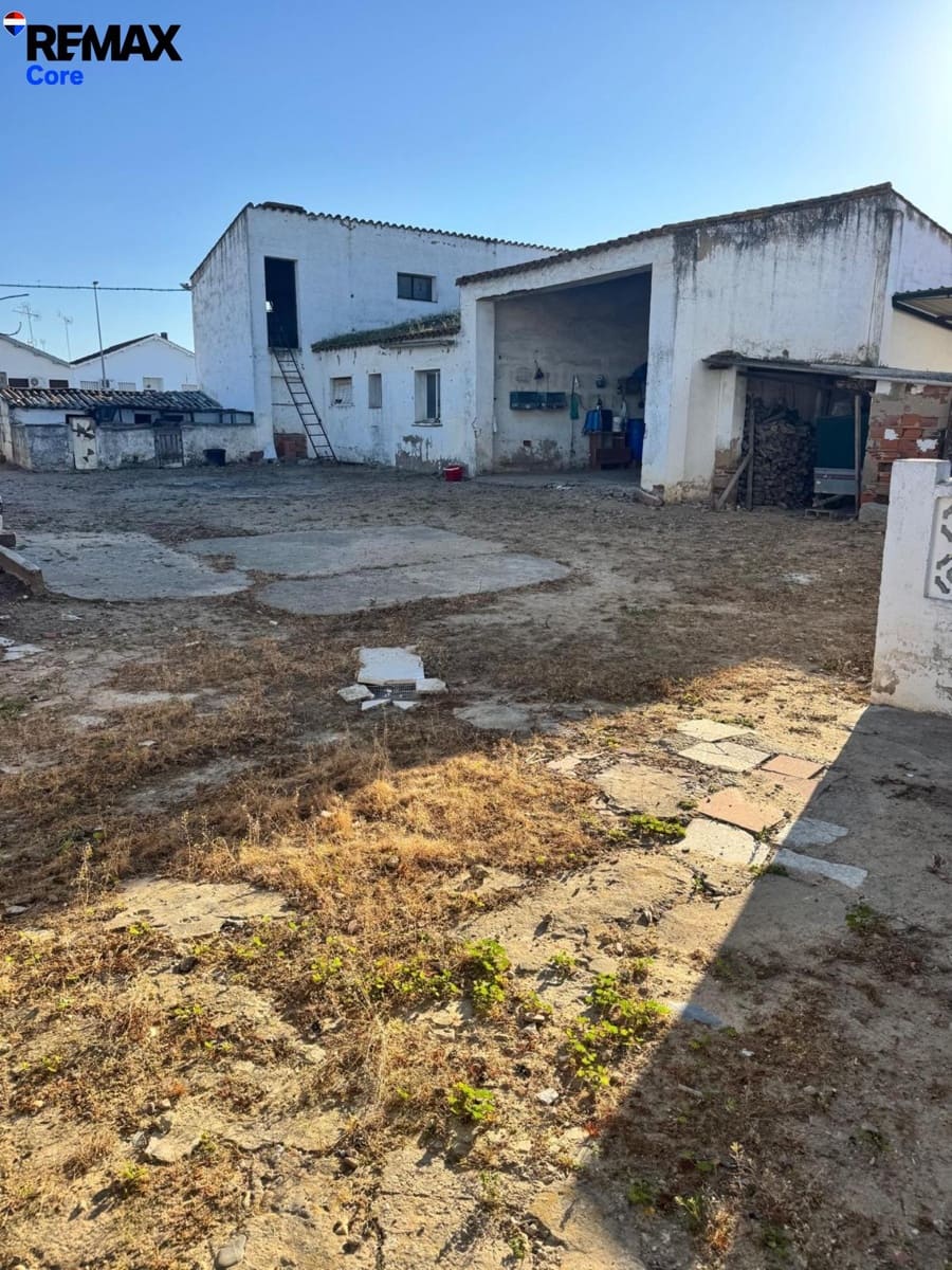 5 bedroom Semi-detached Villa for sale in Villafranco del Guadiana with garage - € 141,500 (Ref: 9701636)