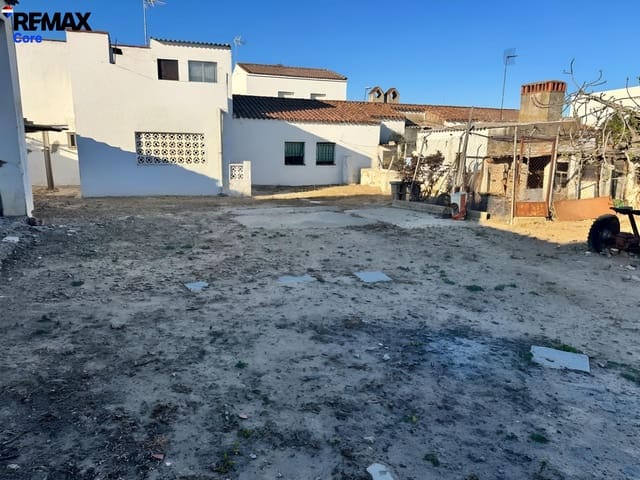 5 bedroom Semi-detached Villa for sale in Villafranco del Guadiana, Badajoz city with garage - € 141,500 (Ref: 9701636)