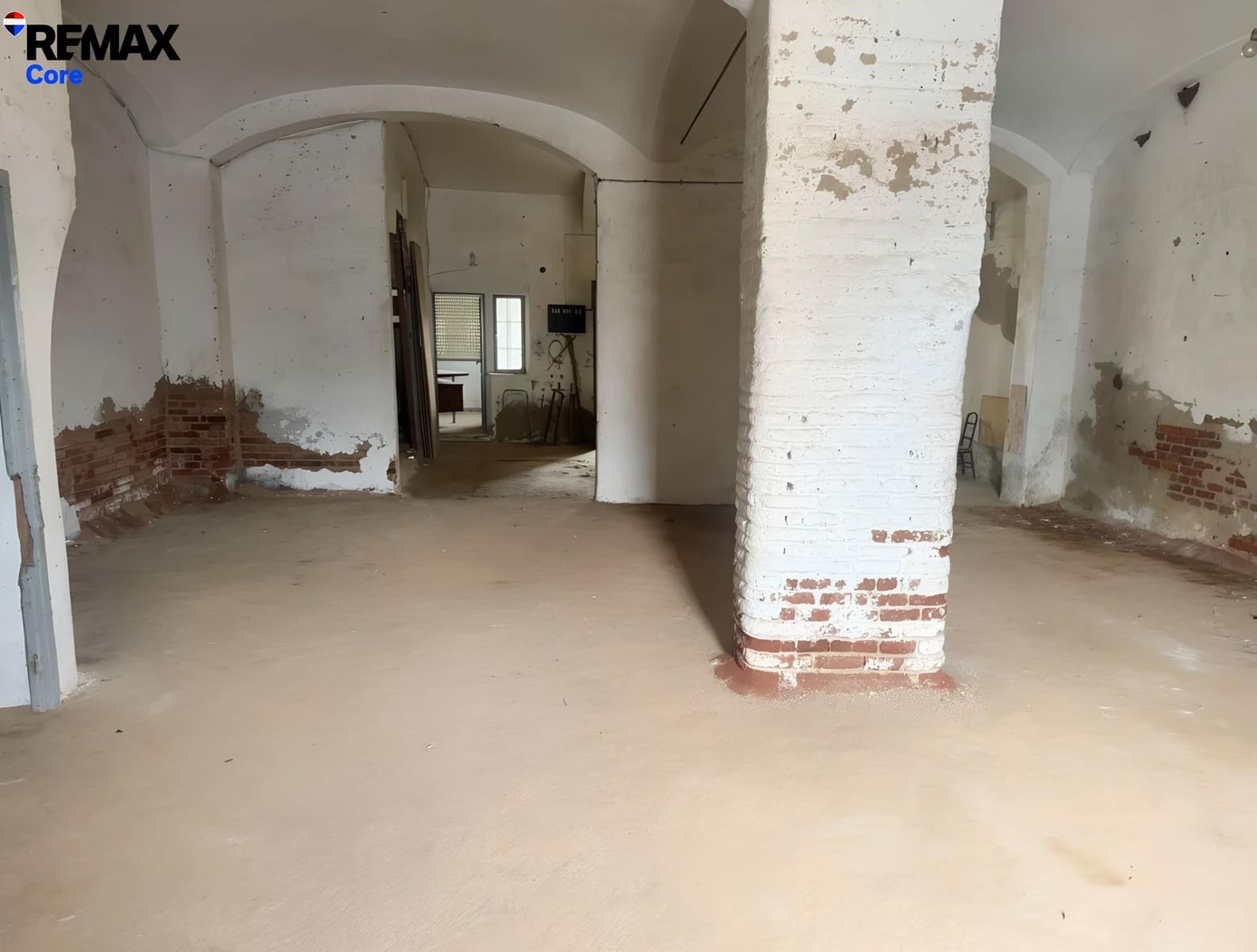 Commercial for sale in Talavera la Real with garage - € 170,000 (Ref: 9701637)