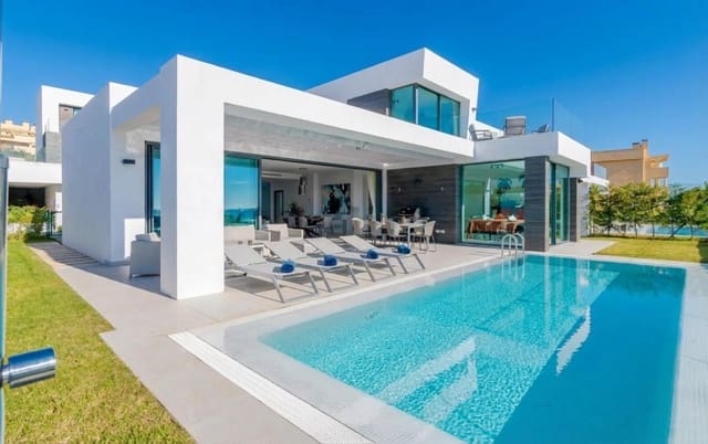 4 Zimmer Villa zu verkaufen in Sitio de Calahonda, Mijas mit Pool Garage - 2.100.000 € (Ref: 9711977)