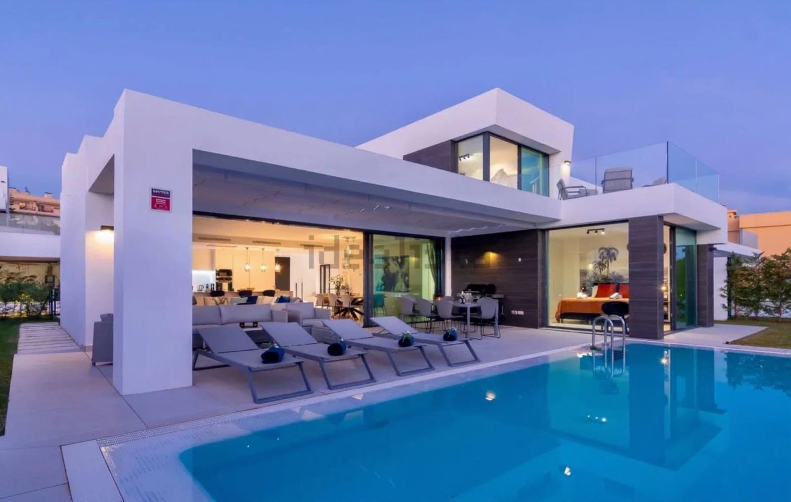 4 Zimmer Villa zu verkaufen in Sitio de Calahonda mit Pool Garage - 2.100.000 € (Ref: 9711977)