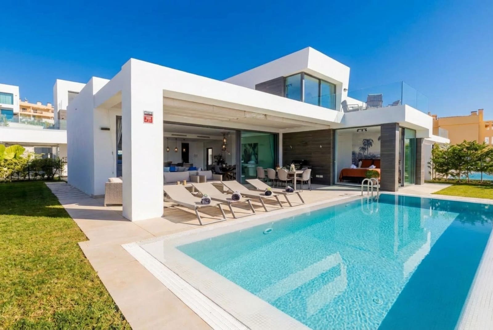 4 Zimmer Villa zu verkaufen in Sitio de Calahonda mit Pool Garage - 2.100.000 € (Ref: 9711977)