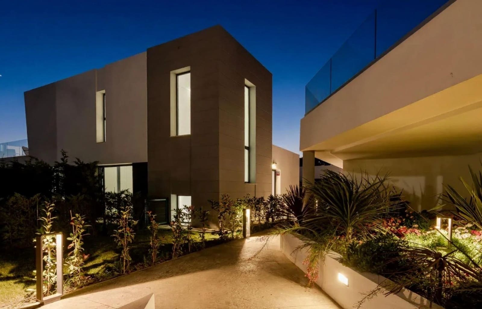 4 Zimmer Villa zu verkaufen in Sitio de Calahonda mit Pool Garage - 2.100.000 € (Ref: 9711977)