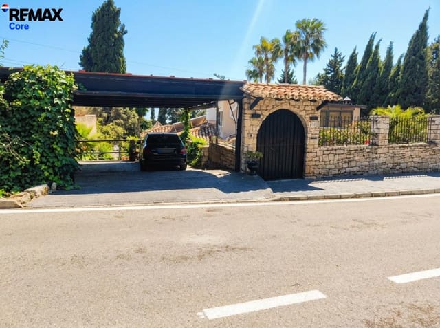 Chalet de 3 habitaciones en Río Real, Marbella en venta con piscina garaje - 1.600.000 € (Ref: 9719962)