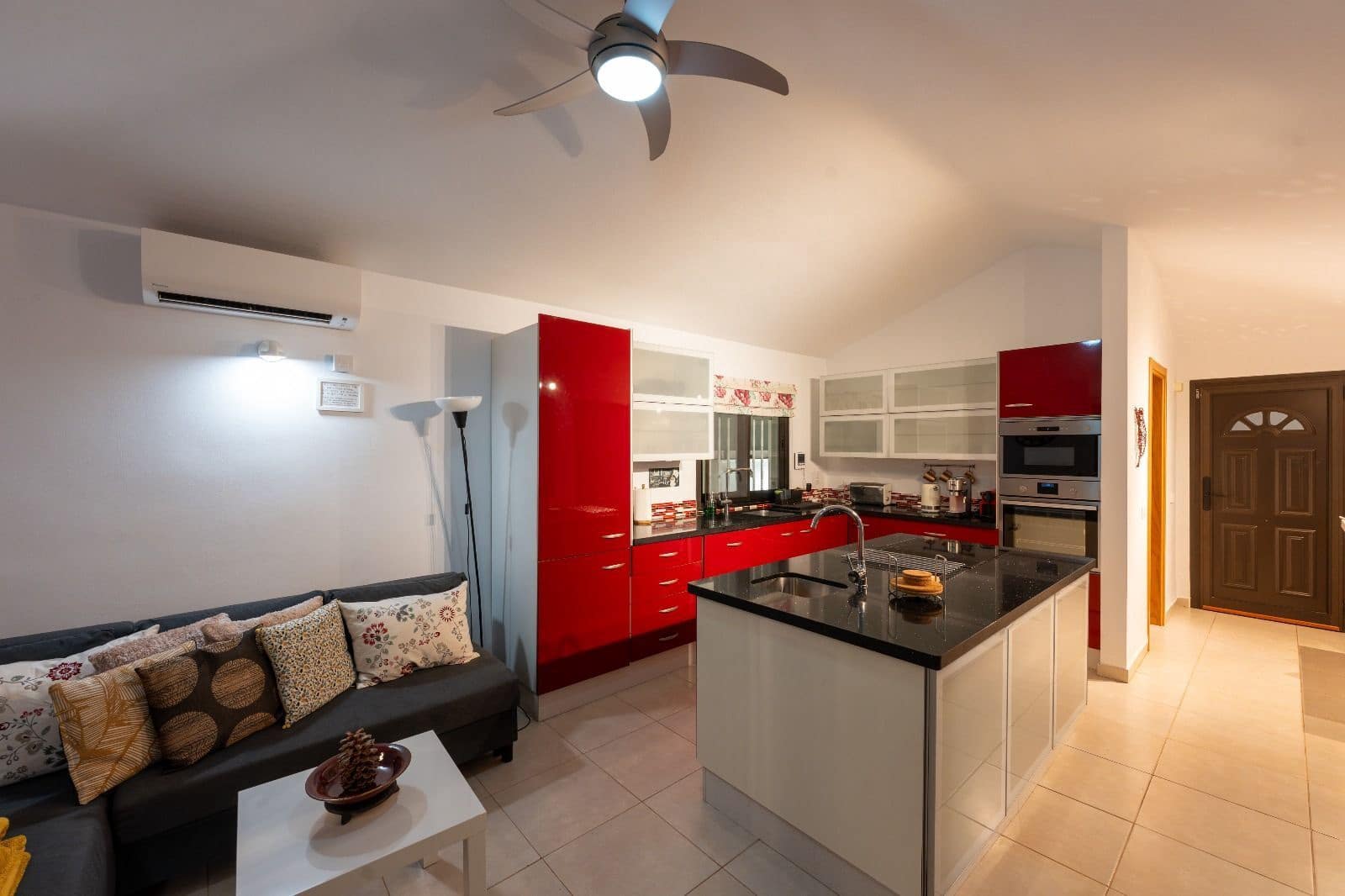 4 soveværelse Villa til salg i Golf del Sur med swimmingpool garage - € 1.100.000 (Ref: 9190523)