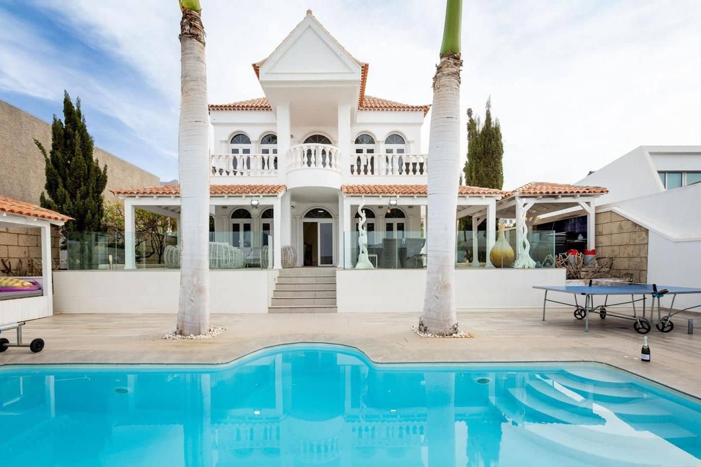 4 soveværelse Villa til salg i Adeje med swimmingpool - € 2.125.000 (Ref: 9190536)