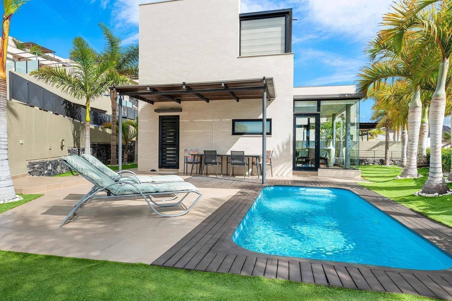 4 soveværelse Villa til salg i Adeje med swimmingpool garage - € 1.530.000 (Ref: 9190537)