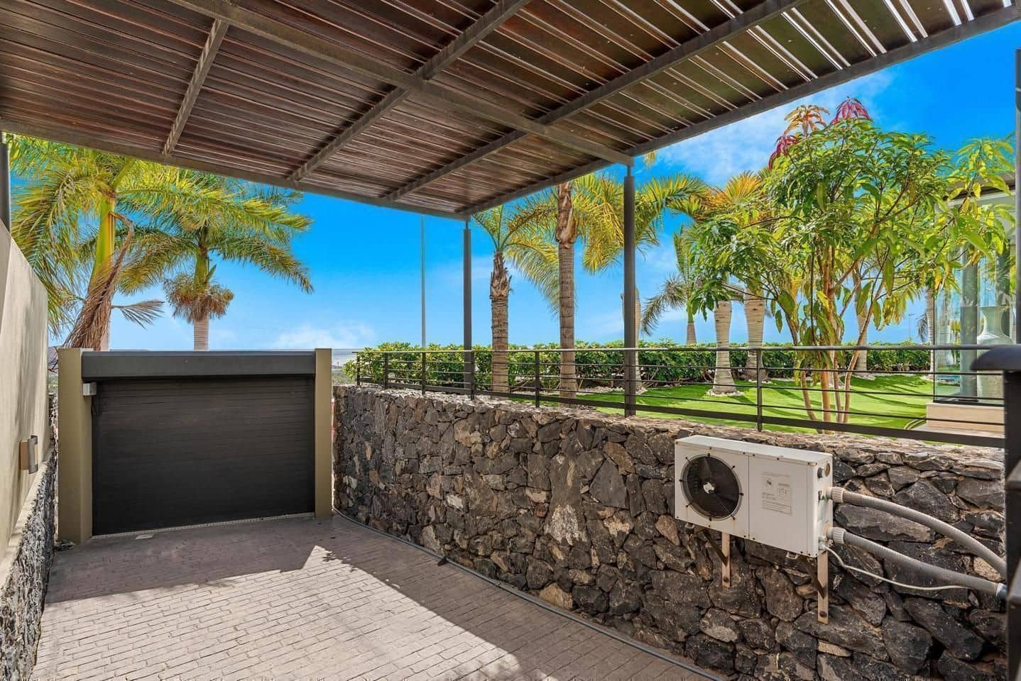 4 soveværelse Villa til salg i Adeje med swimmingpool garage - € 1.530.000 (Ref: 9190537)