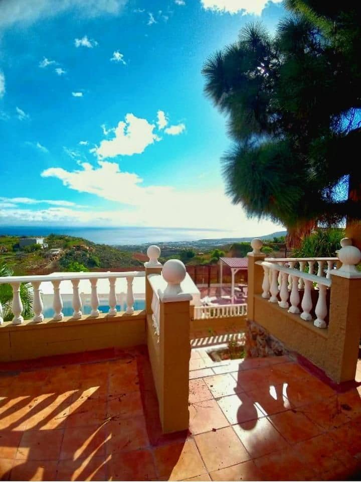4 bedroom Villa for sale in Candelaria with pool garage - € 840,000 (Ref: 9190538)