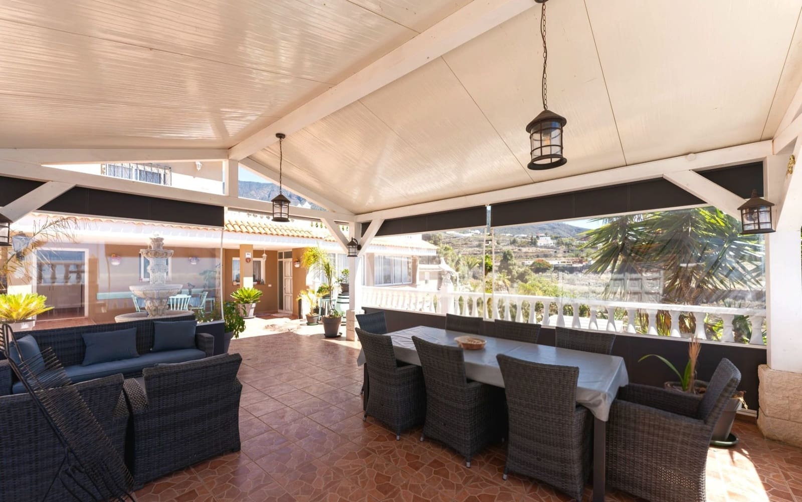 4 bedroom Villa for sale in Candelaria with pool garage - € 840,000 (Ref: 9190538)