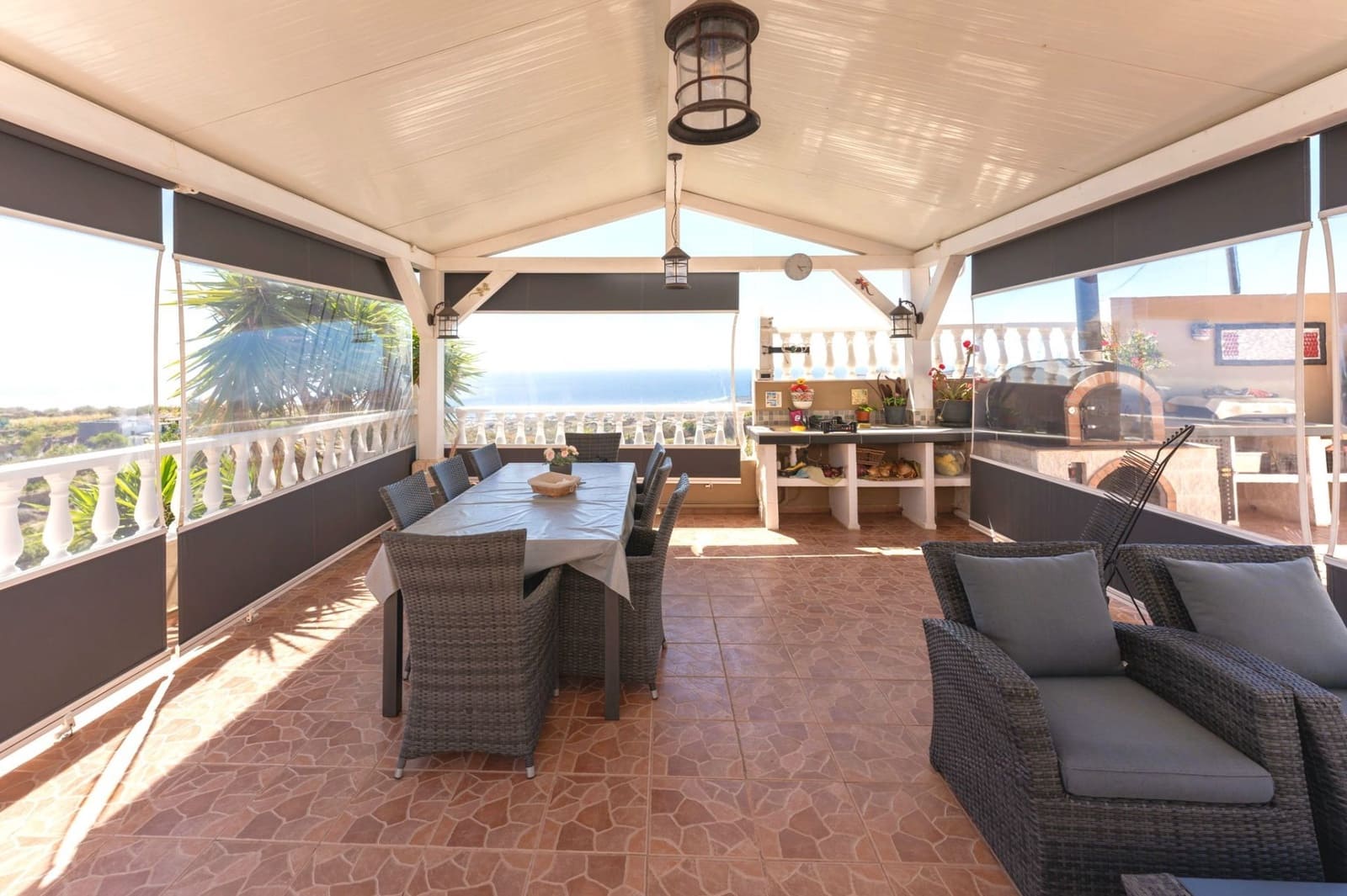 4 bedroom Villa for sale in Candelaria with pool garage - € 840,000 (Ref: 9190538)